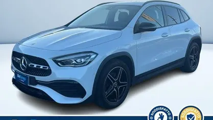 Bianco pastello Usata 2023 Mercedes GLA200 Premium SUV | 34.700 € (Ottimo prezzo)