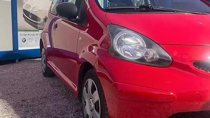Usata Toyota Aygo Sol 68 CV (50 kW) 2009 Rosso Utilitaria
