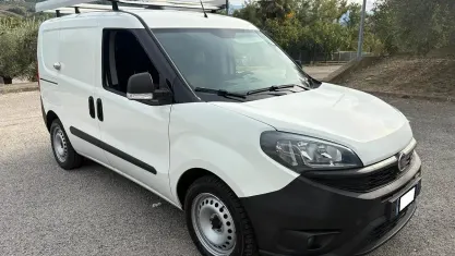Usata Fiat Doblò 120 CV (88 kW) 2020 Bianco Monovolume
