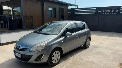 Usata Opel Corsa Cosmo 75 CV (55 kW) 2011 Grigio Utilitaria