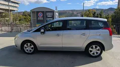 Argento Usata 2011 Peugeot 5008 Premium Monovolume | 4490 € (Buon prezzo)