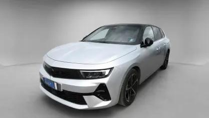 Usata Opel Astra Sport 136 CV (100 kW) 2025 Kristall silver Utilitaria