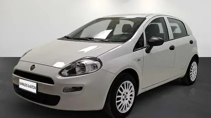 Usata Fiat Punto Lounge 69 CV (50 kW) 2018 Bianco Utilitaria