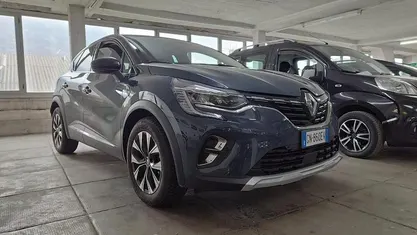 Usata 2023 Renault Captur Techno SUV | 17.390 € (Buon prezzo)