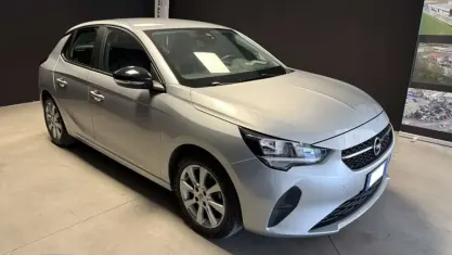 Usata Opel Corsa Edition 75 CV (55 kW) 2023 Argento metallizzato Utilitaria