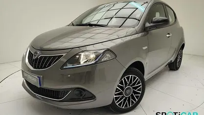 Usata Lancia Ypsilon S 70 CV (51 kW) 2024 Grigio Utilitaria