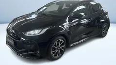 Nero metallizzato Usata 2021 Toyota Yaris Hybrid Lounge Tre volumi | 18.500 € (Buon prezzo)