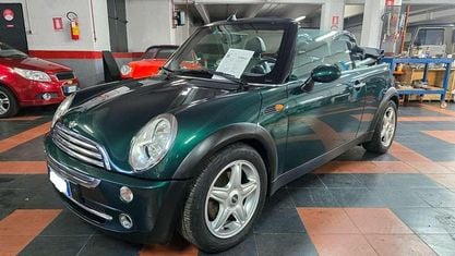Usata Mini Cooper Cabriolet 116 CV (85 kW) 2008 Verde british Cabrio