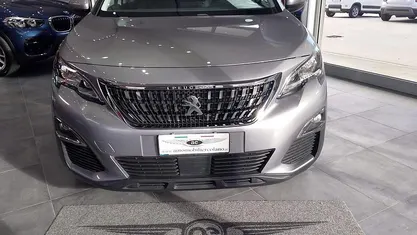 Usata Peugeot 3008 Business-Line 131 CV (96 kW) 2019 Grigio SUV