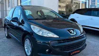 Usata Peugeot 207 68 CV (50 kW) 2007 Nero Berlina