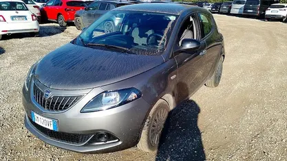Grigio Usata 2023 Lancia Ypsilon Silver Due volumi | 12.900 € (Buon prezzo)