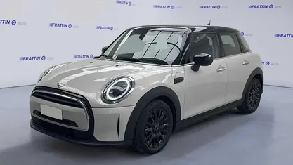 Usata Mini Cooper Classic 136 CV (100 kW) 2022 Argento Utilitaria