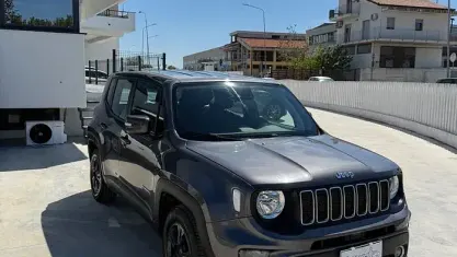 Używany Jeep Renegade Longitude 120 KM (88 kW) 2020 Szary SUV