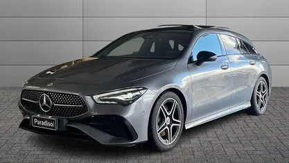 Grigio metallizzato Usata 2023 Mercedes CLA200 AMG line Berlina | 38.700 € (Buon prezzo)