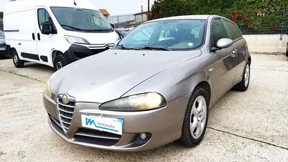 Usata Alfa Romeo 147 120 CV (88 kW) 2008 Grigio Utilitaria