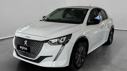 Usata Peugeot e-208 Allure 56 kW (77 CV) 2023 Utilitaria