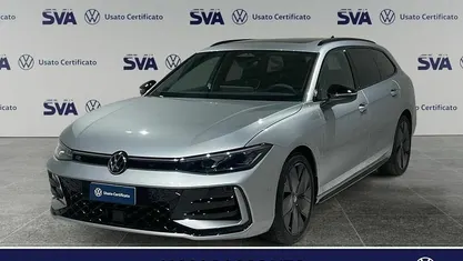 Gray Nuova 2025 VW Passat R-line Station wagon | 47.900 €