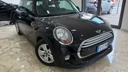 Usata Mini Cooper D 116 CV (85 kW) 2014 Nero Utilitaria