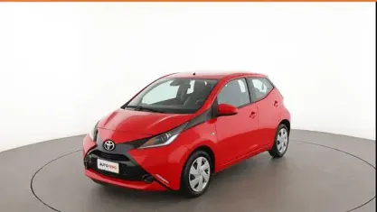 Usata Toyota Aygo X-play 70 CV (51 kW) 2017 Rosso Utilitaria
