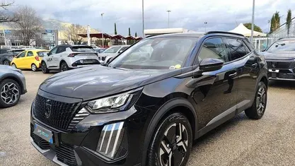 Usata 2024 Peugeot 2008 Allure SUV | 18.600 € (Buon prezzo)
