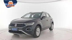 Zwart Gebruikt 2024 VW T-Roc Life SUV | 29.700 € (Eerlijke prijs)