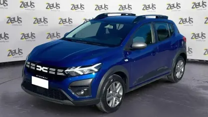 Käytetty Dacia Sandero Expression 101 HP (74 kW) 2023 Sininen Viistoperä