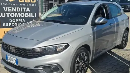 Usata Fiat Tipo Cross 131 CV (96 kW) 2023 Argento Berlina