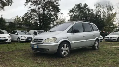 Usata Opel Zafira Elegance 102 CV (75 kW) 2004 Grigio Monovolume