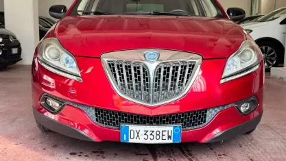 Usata Lancia Delta 120 CV (88 kW) 2009 Rosso Utilitaria