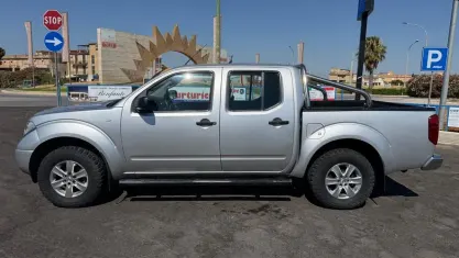 Usata Nissan Navara XE 171 CV (125 kW) 2007 Grigio Pick-up