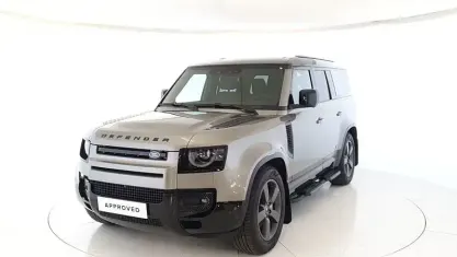 Usata Land Rover Defender HSE Dynamic 249 CV (183 kW) 2025 Grigio SUV