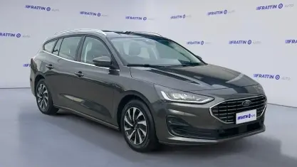 Usata Ford Focus Titanium 120 CV (88 kW) 2025 Grigio scuro Station wagon