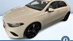Nero metallizzato Usata 2023 Mercedes A180 Advanced Plus Tre volumi | 32.100 € (Buon prezzo)