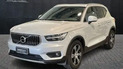 Usata Volvo XC40 Inscription 150 CV (110 kW) 2020 Grigio chiaro metallizzato SUV