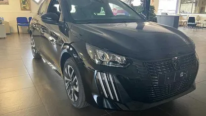 Nuova Peugeot e-208 Style 2025 Nero Utilitaria