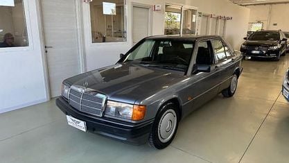 Usata Mercedes 190 72 CV (52 kW) 1989 Grigio Berlina