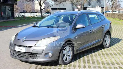Usata Renault Mégane GrandTour Dynamique 110 CV (80 kW) 2010 Gray Station wagon