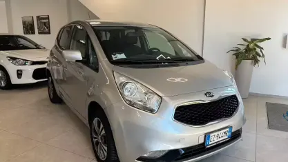 Usata Kia Venga 90 CV (66 kW) 2016 Grigio Utilitaria