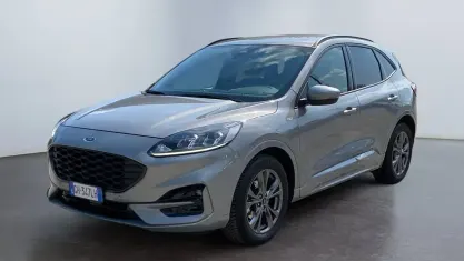 Begagnad Ford Kuga ST-Line 120 HK (88 kW) 2022 Silver SUV
