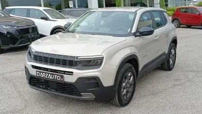 Nuova Jeep Avenger Longitude 101 CV (74 kW) 2025 Grigio stone metallizzato SUV