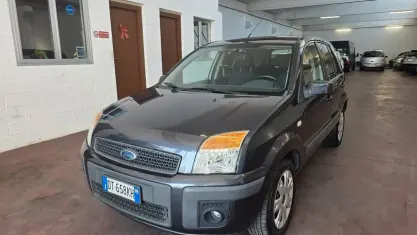 Usata Ford Fusion Titanium 68 CV (50 kW) 2009 Grigio Utilitaria