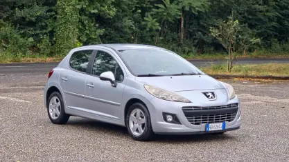 Usata Peugeot 207 68 CV (50 kW) 2010 Grigio Berlina