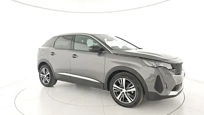Begagnad Peugeot 3008 Allure 131 HK (96 kW) 2023 Grå SUV