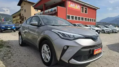 Usado Toyota C-HR Business Edition 98 CV (72 kW) 2021 Gris SUV