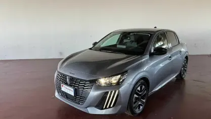 Usata Peugeot 208 Allure 101 CV (74 kW) 2025 Grigio artense Utilitaria