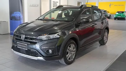 Usata Dacia Sandero Comfort 91 CV (66 kW) 2022 Grigio cometa Berlina