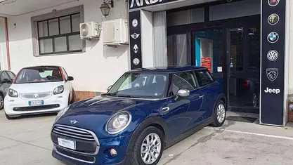 Blu/azzurro Usata 2017 Mini Cooper Hype Due volumi | 11.900 € (Ottimo prezzo)