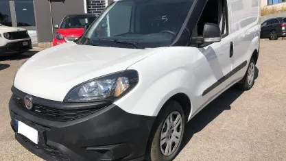 Usata Fiat Doblò S 105 CV (77 kW) 2021 Bianco Monovolume