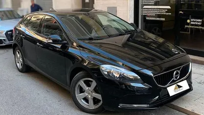 Nero Usata 2016 Volvo V40 R-Design Momentum Station wagon | 7999 € (Buon prezzo)