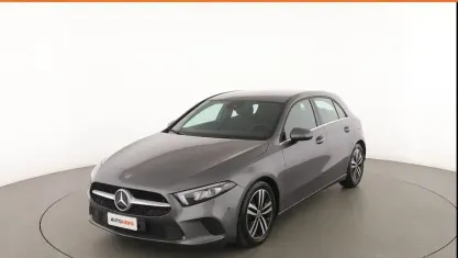 Usado Mercedes A180 Business 116 CV (85 kW) 2019 Gris Berlina